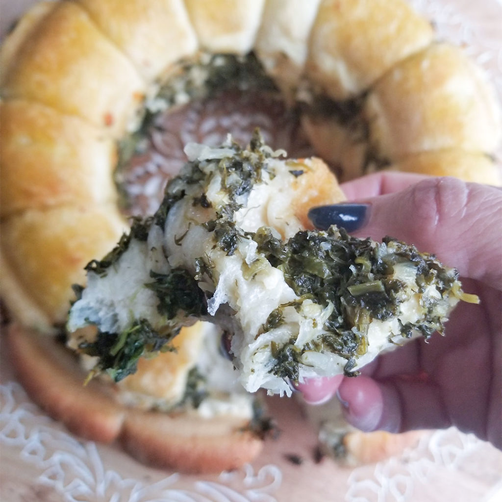 freshly baked spanakopita pull-apart bread