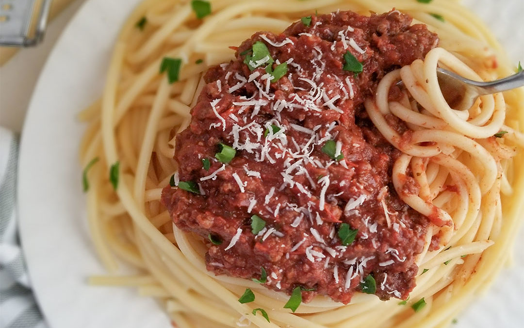 Pasta with Greek Meat Sauce (Makaronia Me Kima)