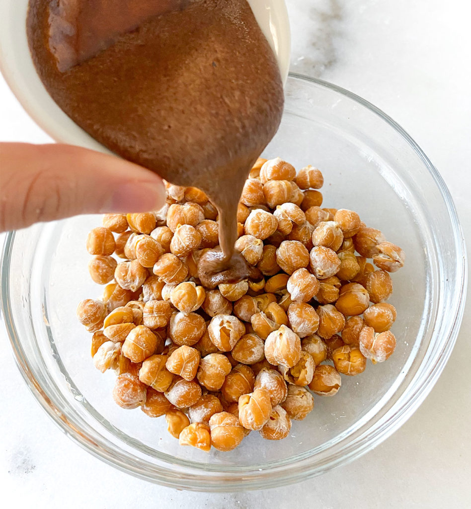 Roasted Chickpeas with maple syrup and cinnamon topping