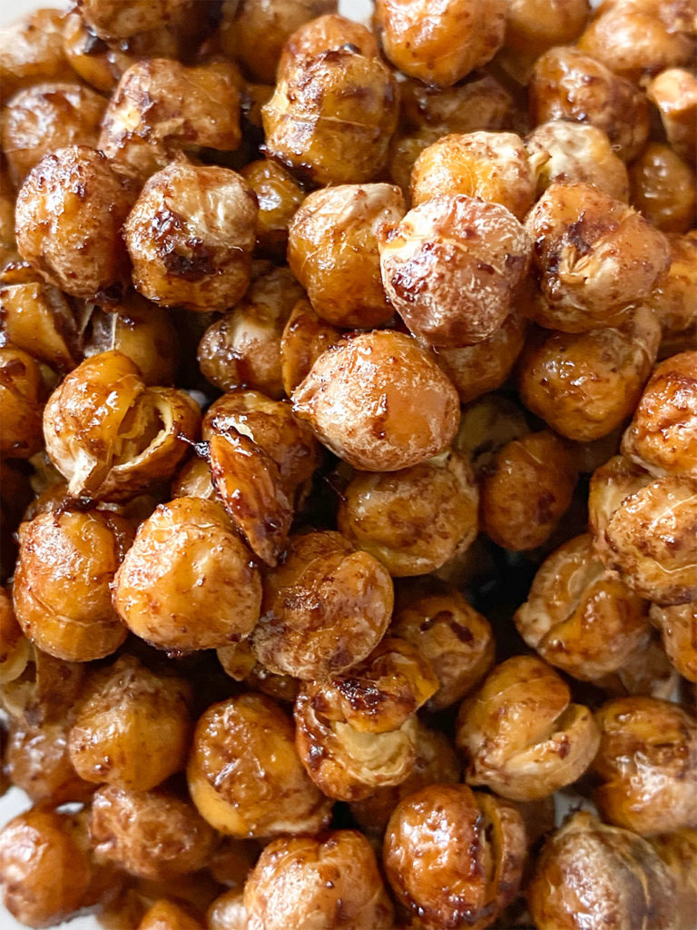 Roasted Chickpeas with maple syrup and cinnamon topping