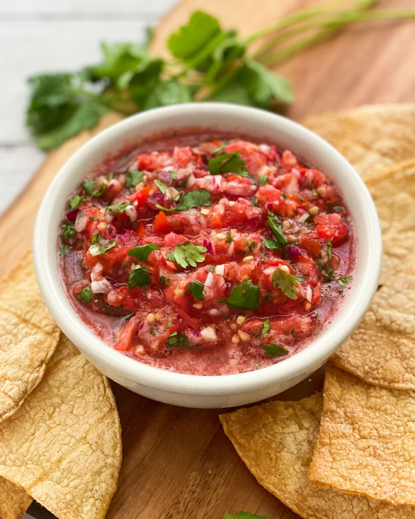 Easy homemade salsa with corn tortilla chips